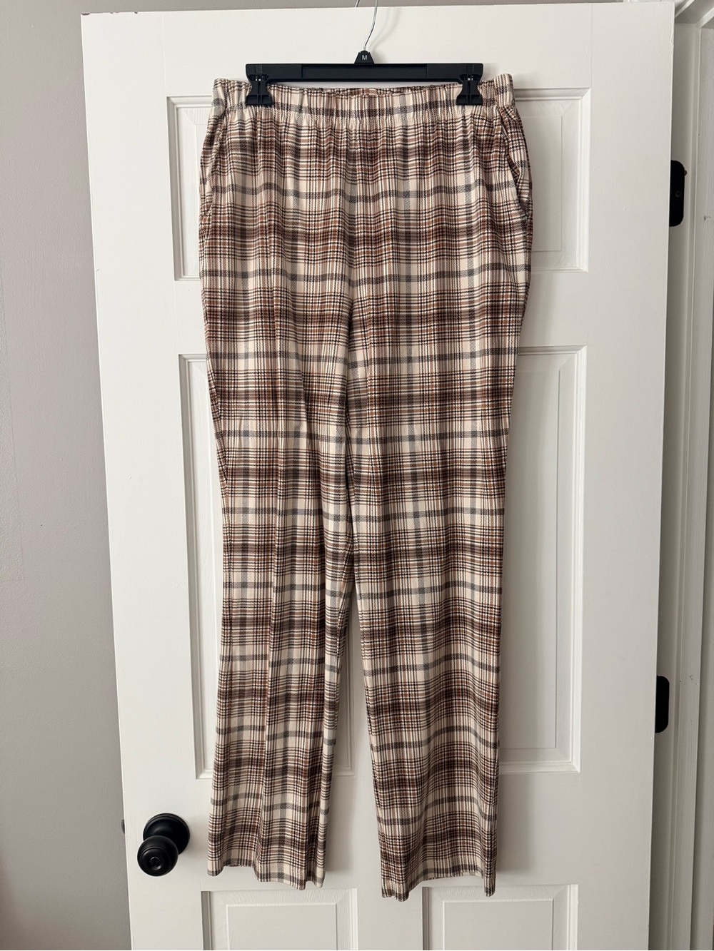 Women’s Lands Rnd Brown Plaid Casual Pants